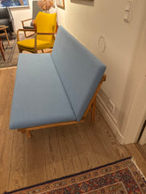 Indlæs billede til gallerivisning 2218 sofa
