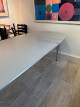 Indlæs billede til gallerivisning Spisebord

