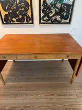 Indlæs billede til gallerivisning AT 305
