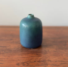 Indlæs billede til gallerivisning Vase
